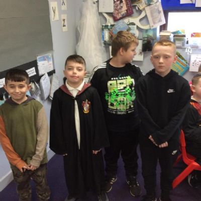 HAWTHORN CLASS - YEAR 4 - WORLD BOOK DAY - guess who's who.