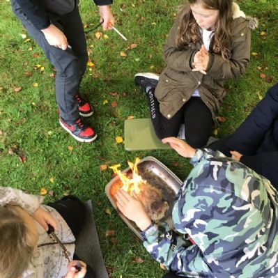 For our 2nd outdoor learning session, Hawthorn learnt how to make a fire. Sparks were really flying this week!