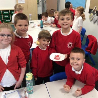 After studying the function of teeth, Year 3 grouped the different types of teeth together and in small groups made our own insicors, canines, pre-molars and molars, using a plasticine jaw and polymorph teeth.