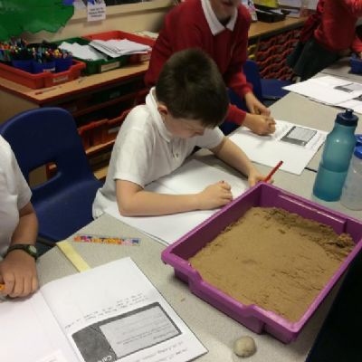 SPACE PROJECT - Does the height from which a meteorite falls affect the crater made?