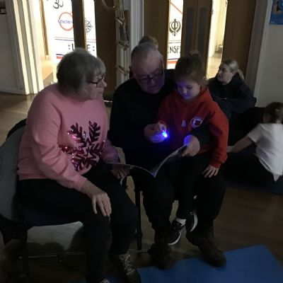 Read Around the Christmas Tree