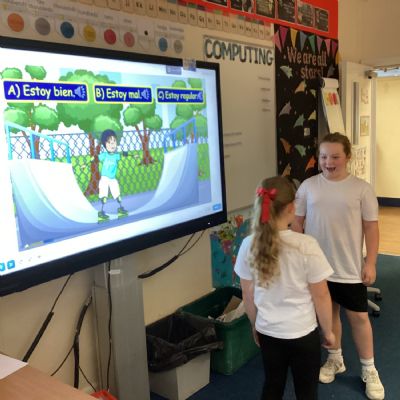 Introducing ourselves in Spanish