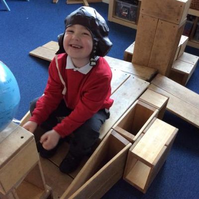 Ash Class had a fantastic afternoon learning about Amelia Earhart.